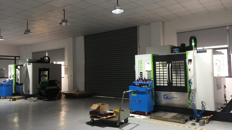 高速冲压模具的类型与应用解析