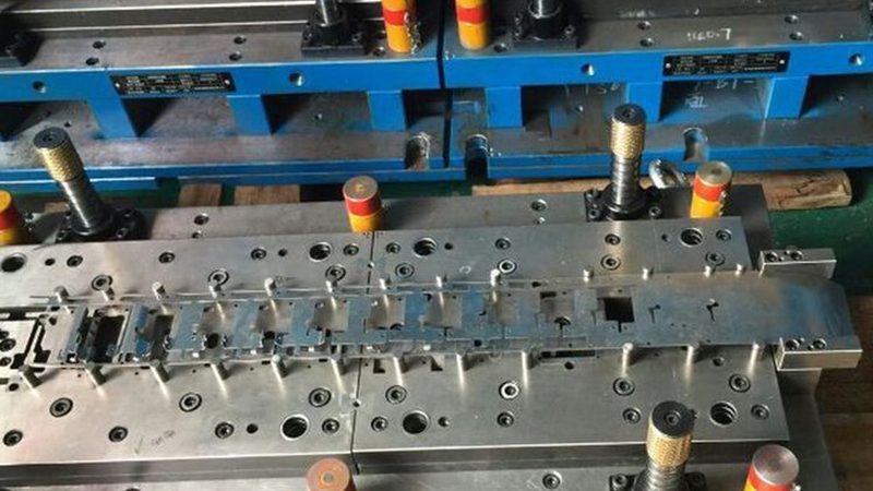 注塑模具加工费用构成解析**