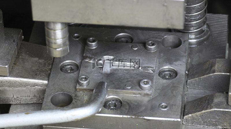 橡胶模具安装调试步骤详解