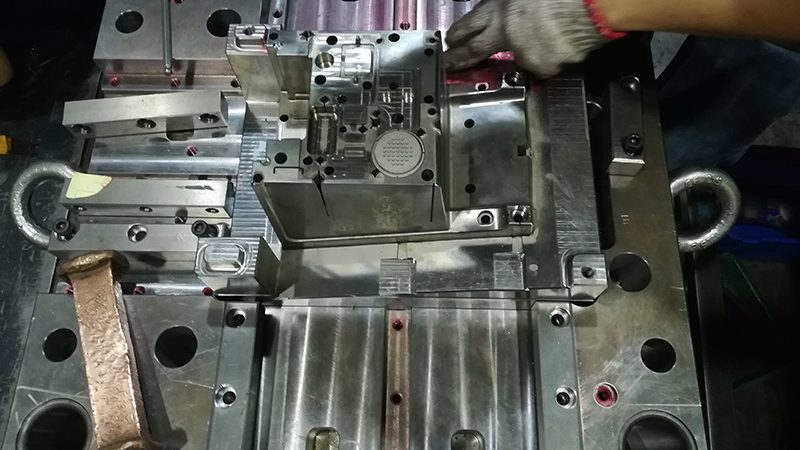 杭州注塑模具生产基地代理：揭秘高效模具制造的秘诀